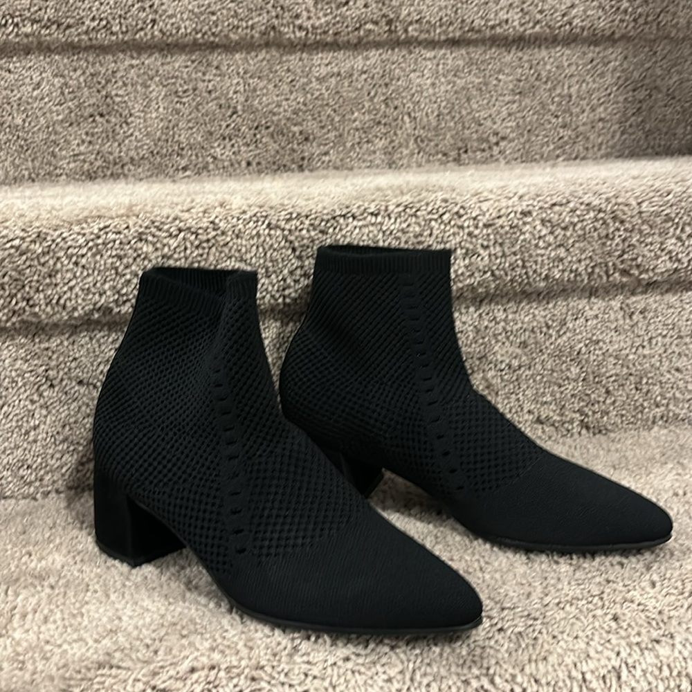Eileen Fisher Stretch Knit Bootie 7.5 - Picture 4 of 7